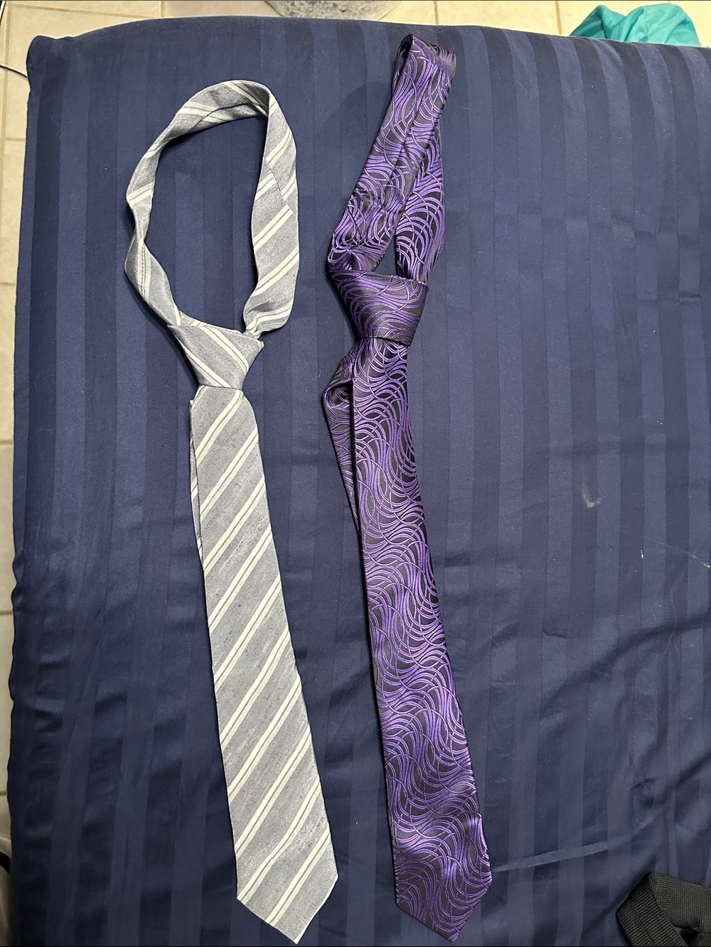 Theory Purple Swirl Pattern Men’s Tie